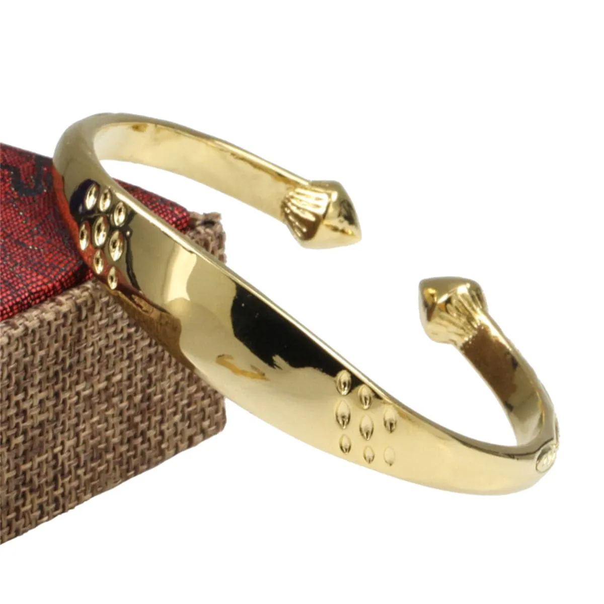 18K Gold-Plated Leaf Detail Arrow Cuff