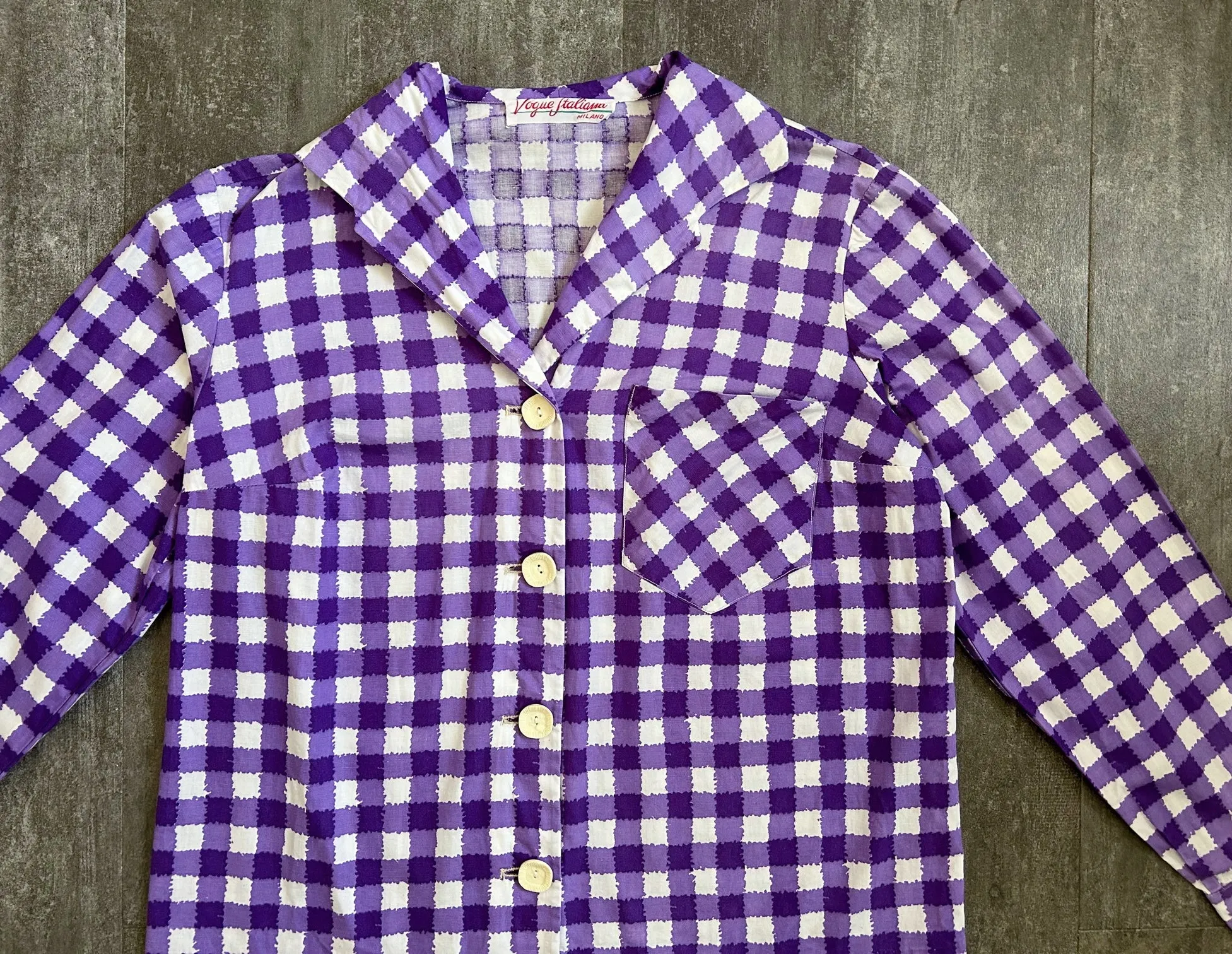 1940s 1950s gingham shirt . vintage cotton top . size m