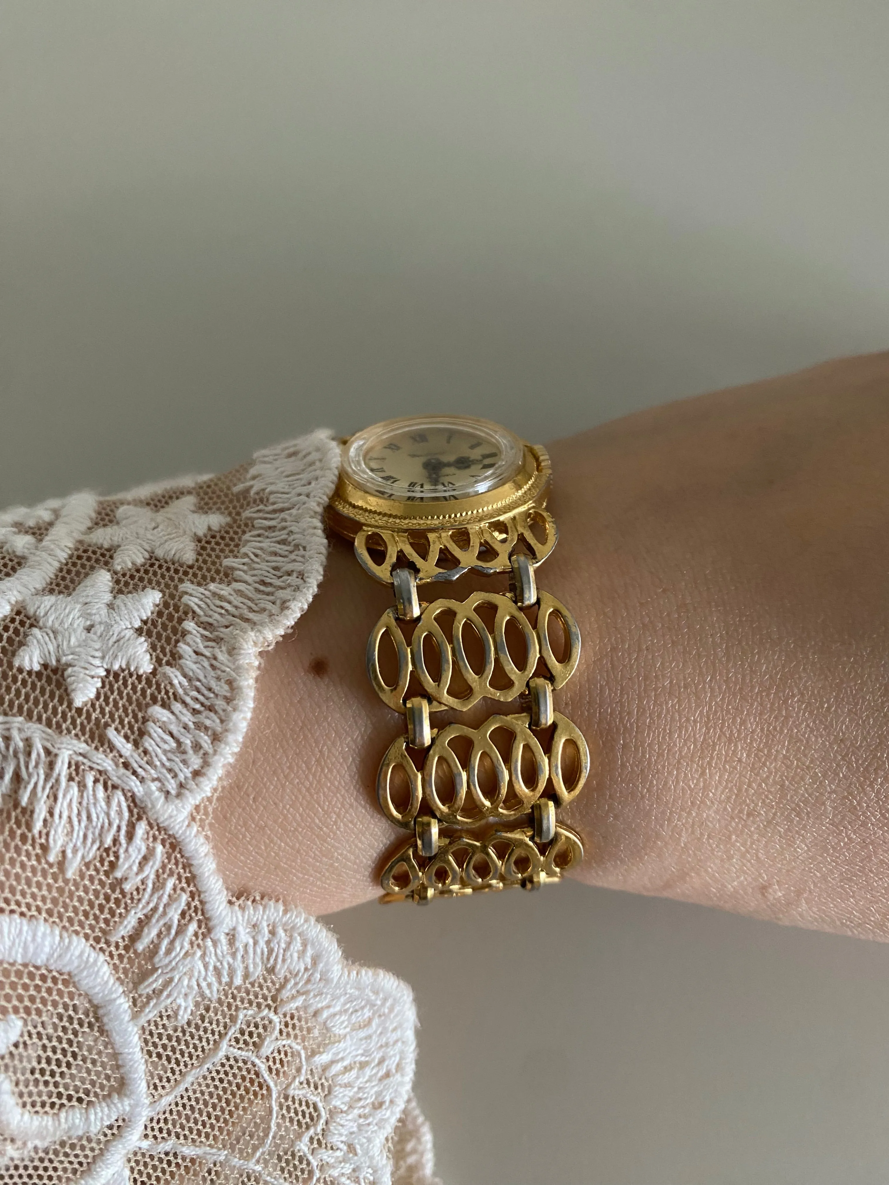 1970s Vintage Filigree Art Deco Vendôme Mechanical Watch
