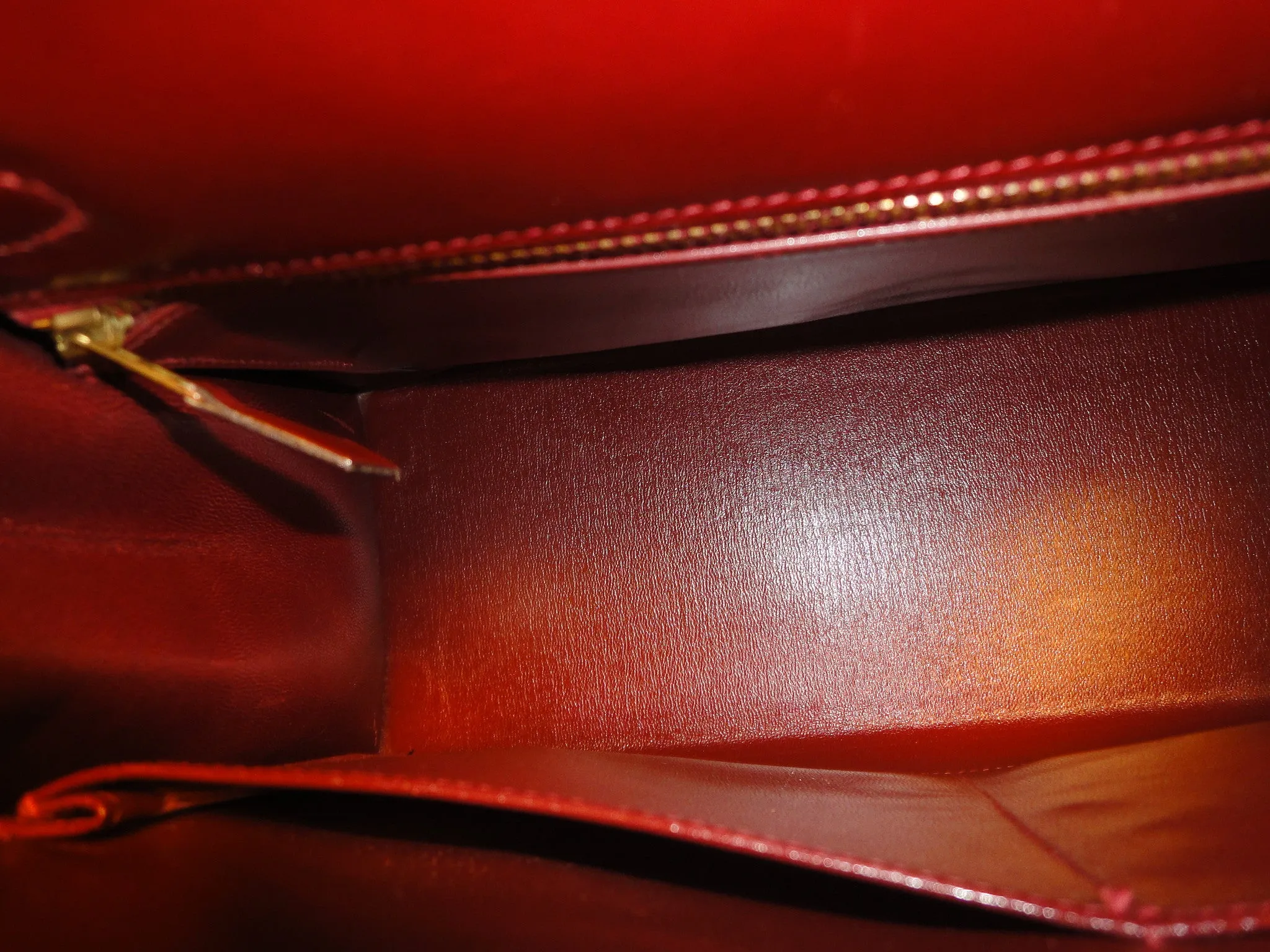 1980s Vintage HERMES Kelly 32 bag rouge ash box calf leather with gold hardware. Exterior stitch. Stamp K in O, 1981. Best known classic bag