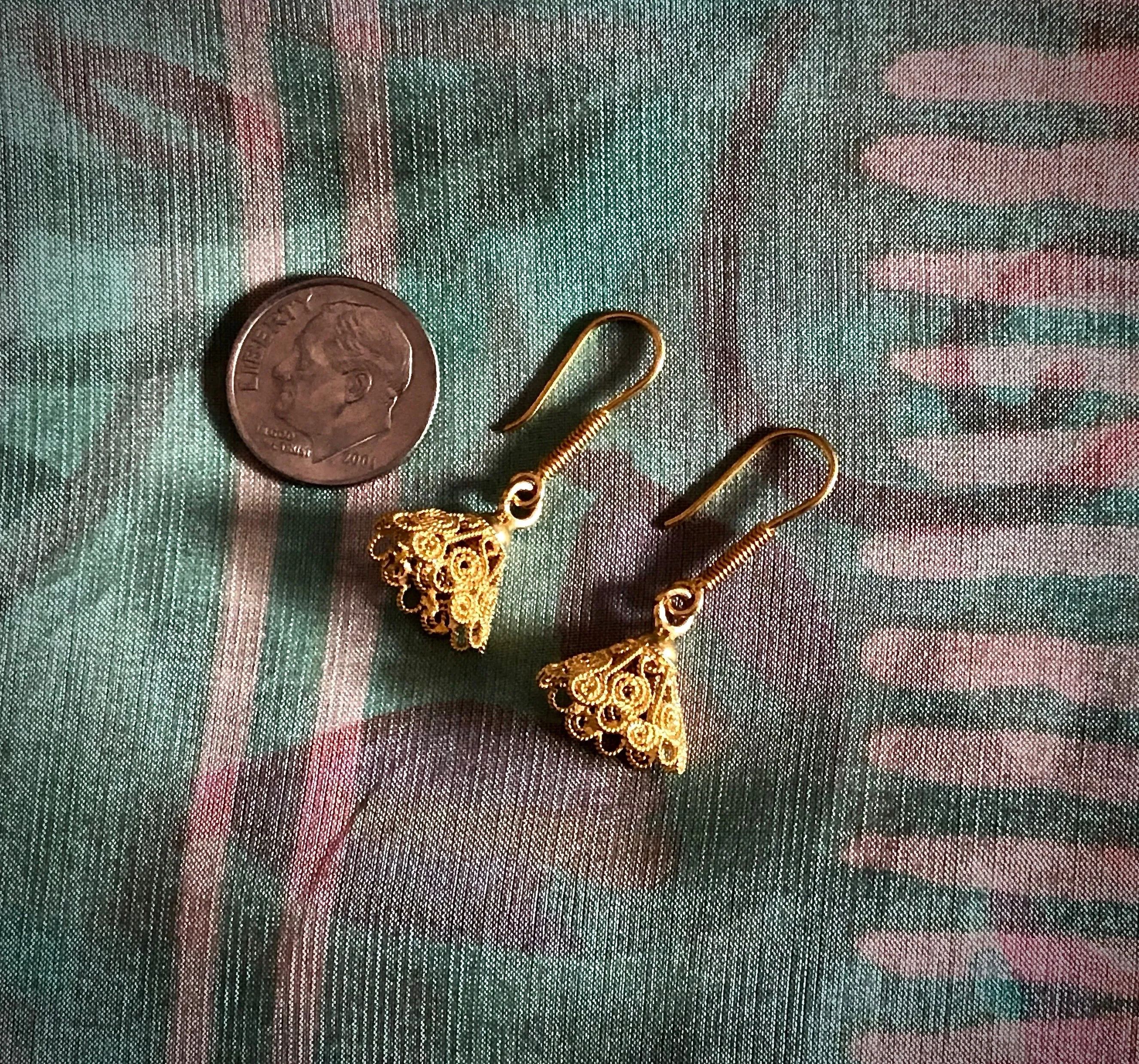 22k Yellow Gold Filigree Dangle Earrings