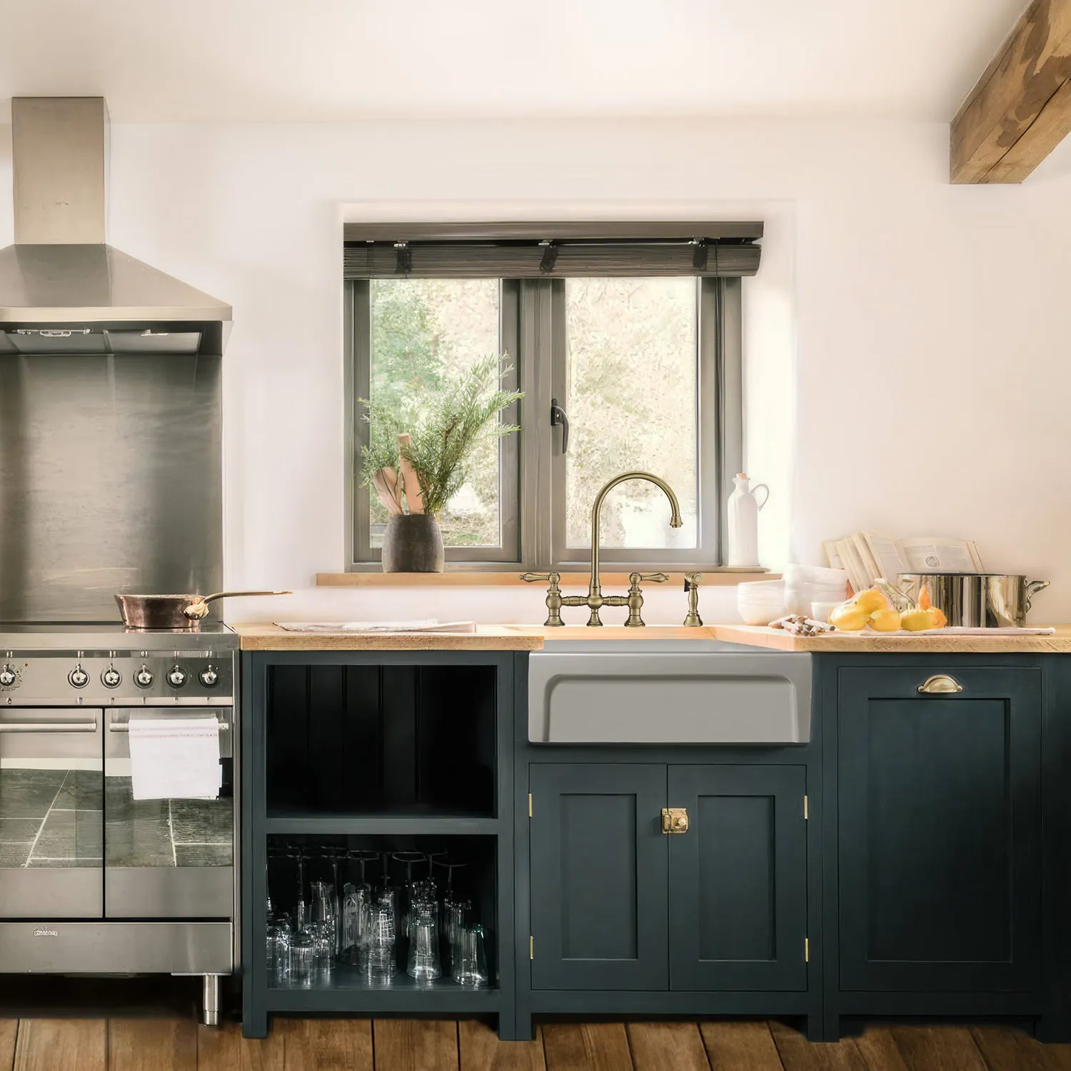 30" Reversible Single Bowl Fireclay Kitchen Sink: 2½" lip, beveled front apron