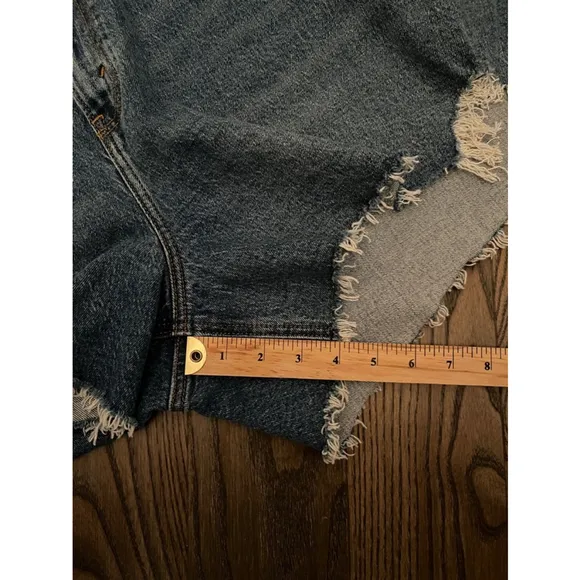 Abercrombie &amp; Fitch Curve Love High Rise Mom Short 4” Plus Size 22 Medium Wash