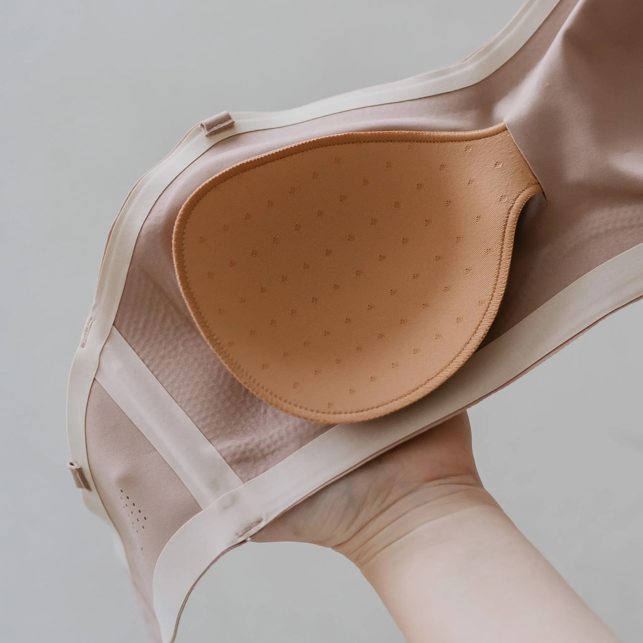 air-ee Multi-Way Bandeau Slim (Signature Edition) - Milk Tea
