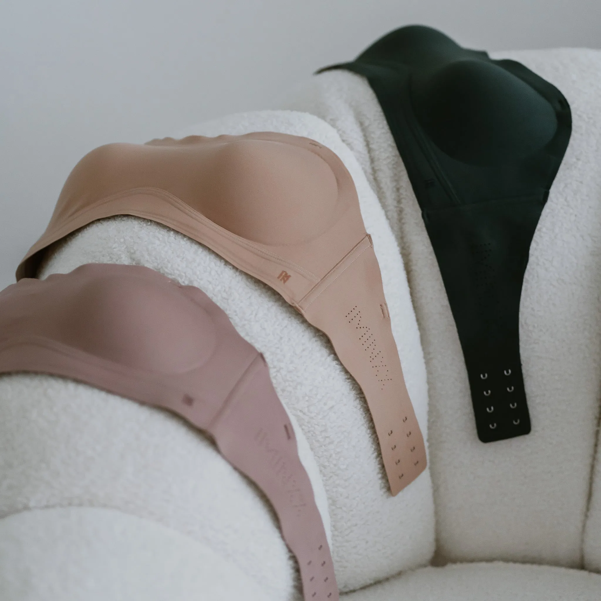 air-ee Multi-Way Bandeau Slim (Signature Edition) - Milk Tea