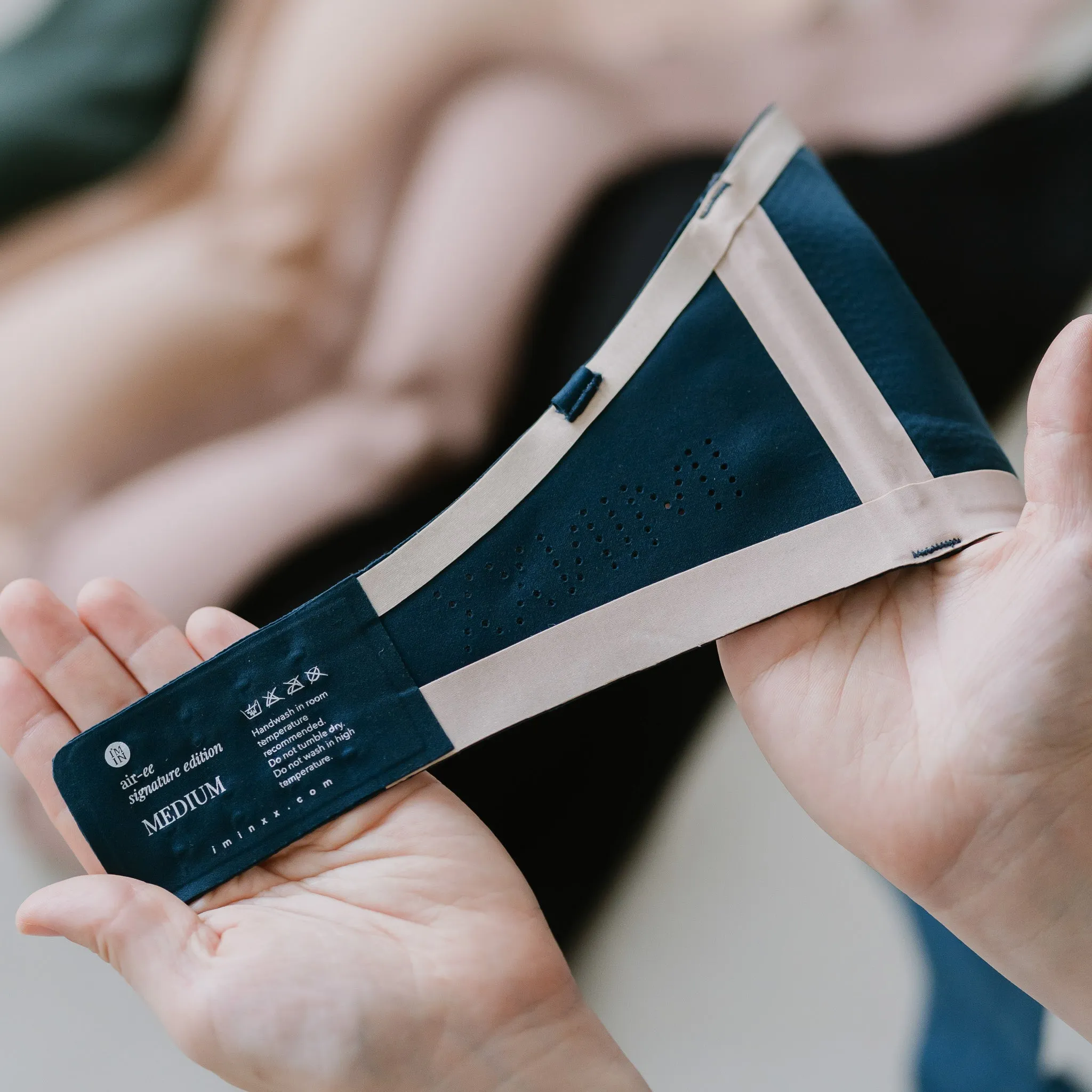 air-ee Multi-Way Bandeau Slim (Signature Edition) - Milk Tea