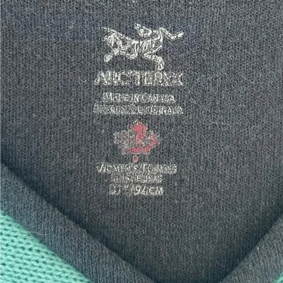 Arc’teryx women’s blue green Polartec pull over knit sweater fleece size small