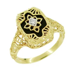 Art Deco Filigree Onyx and Diamond Ring in 14 Karat Yellow Gold