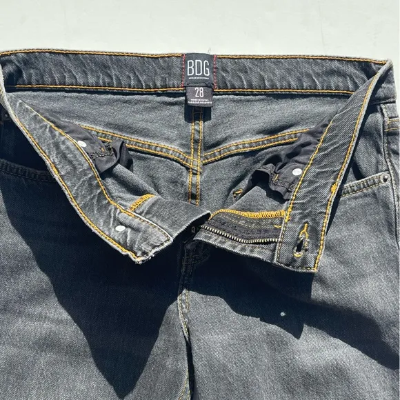 BDG URBAN OUTFITTERS Women’s Low-Rise Flare Jean Blue Gray Wash size 28