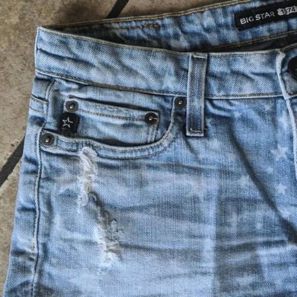 BIG STAR Remy Low Rise Fit cut-off distressed frayed denim shorts stars sz25 EUC