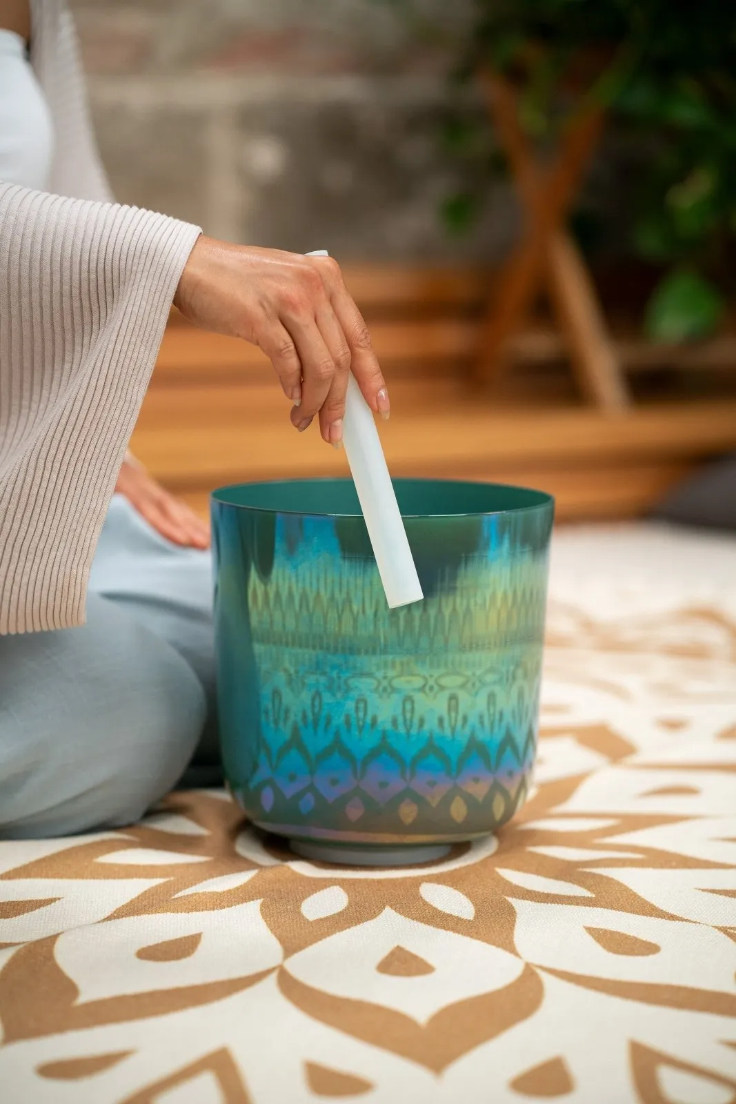 Blue Mint Essence Crystal Singing Bowl / F3 Heart Chakra