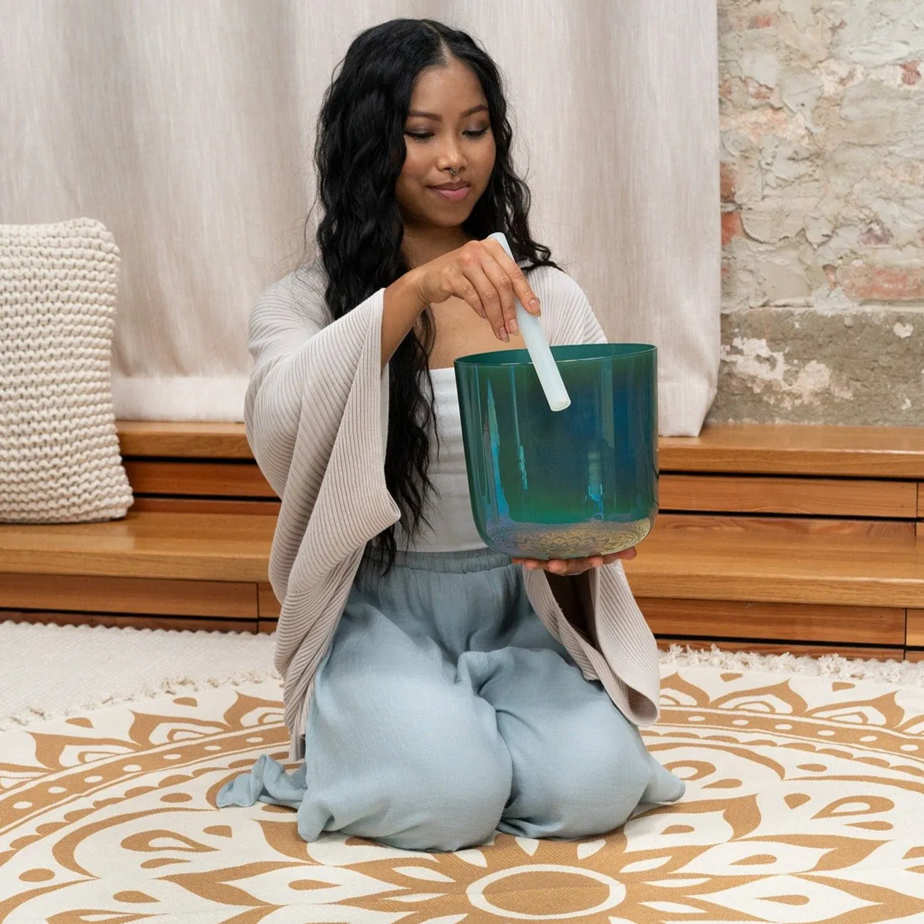 Blue Mint Essence Crystal Singing Bowl / F3 Heart Chakra