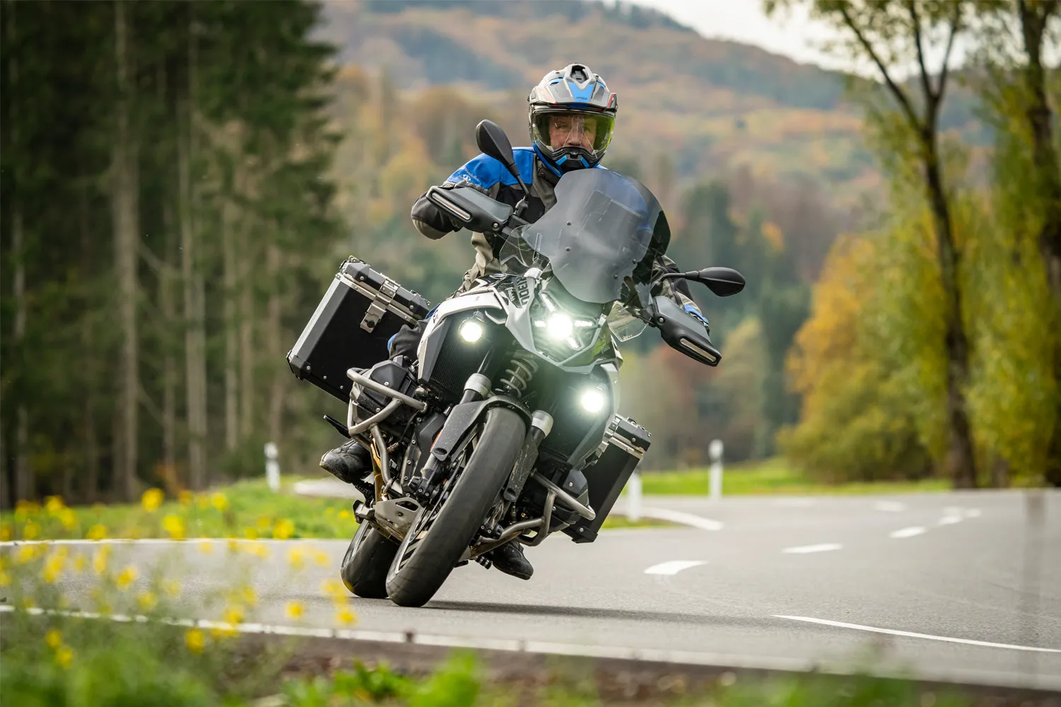 BMW R 1300 GS Ergonomics - Passenger Footrest Lowering Kit