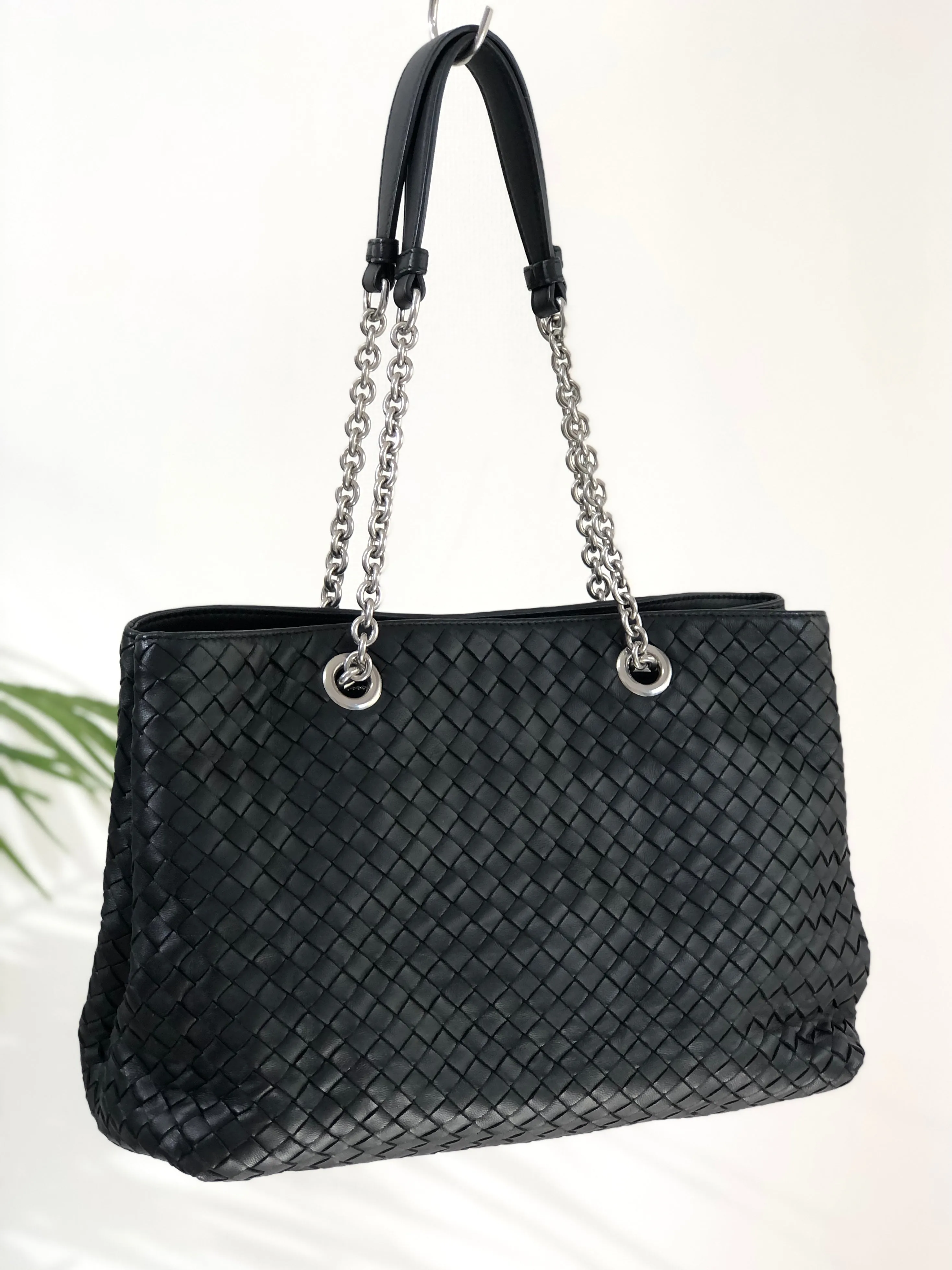 Bottega Veneta Leather Chain Totebag Black Vintage rses7r