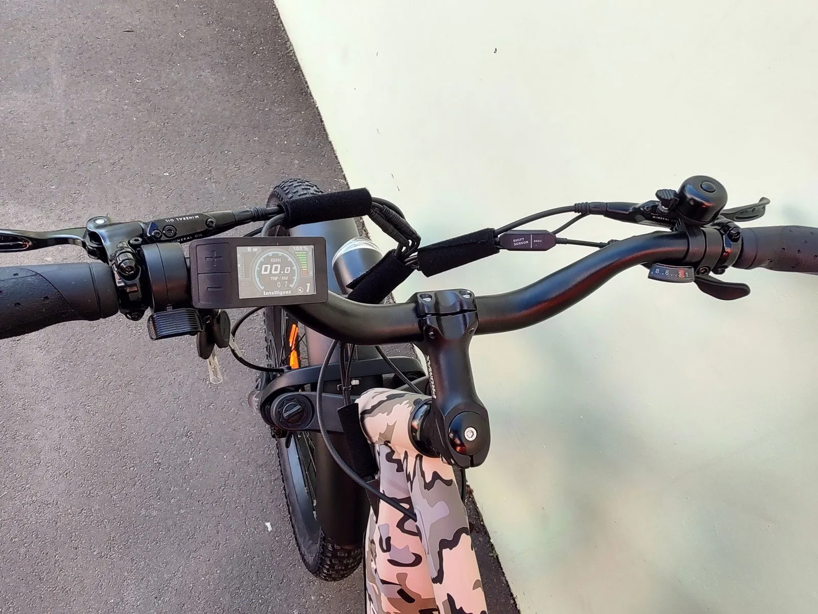 BUZZ BIKE TT DOUBLE BATTERY DELUXE 26" X 4 " CAMO
