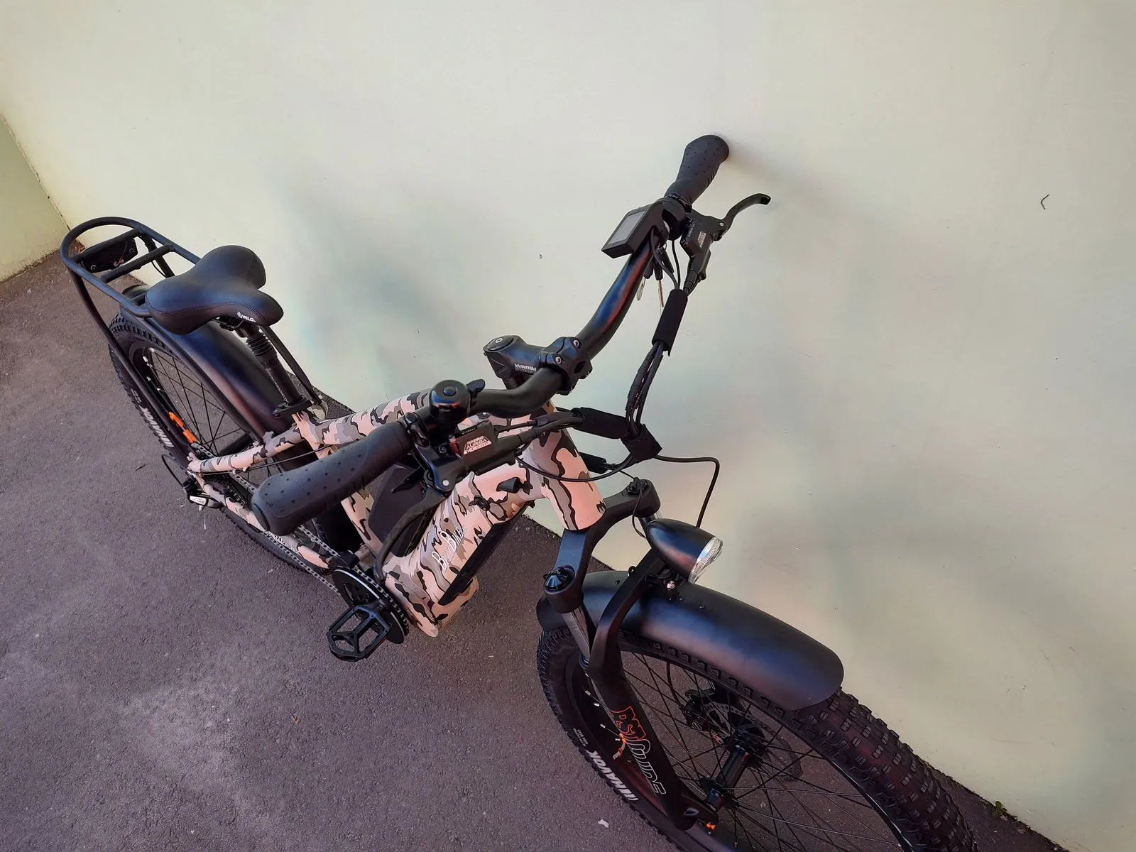 BUZZ BIKE TT DOUBLE BATTERY DELUXE 26" X 4 " CAMO