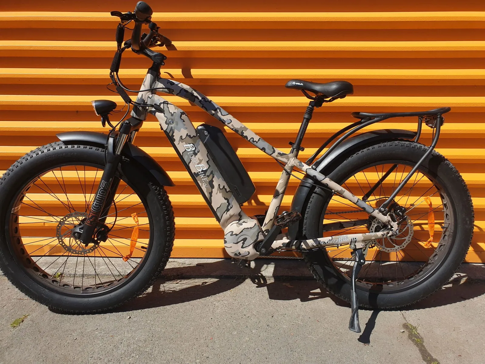 BUZZ BIKE TT DOUBLE BATTERY DELUXE 26" X 4 " CAMO