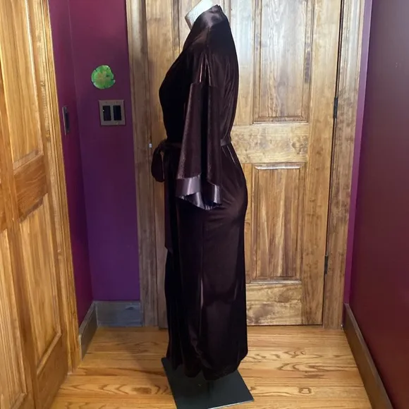 California Dynasty chocolate mocha Brown Velvet Satin Robe Women Vintage sz M