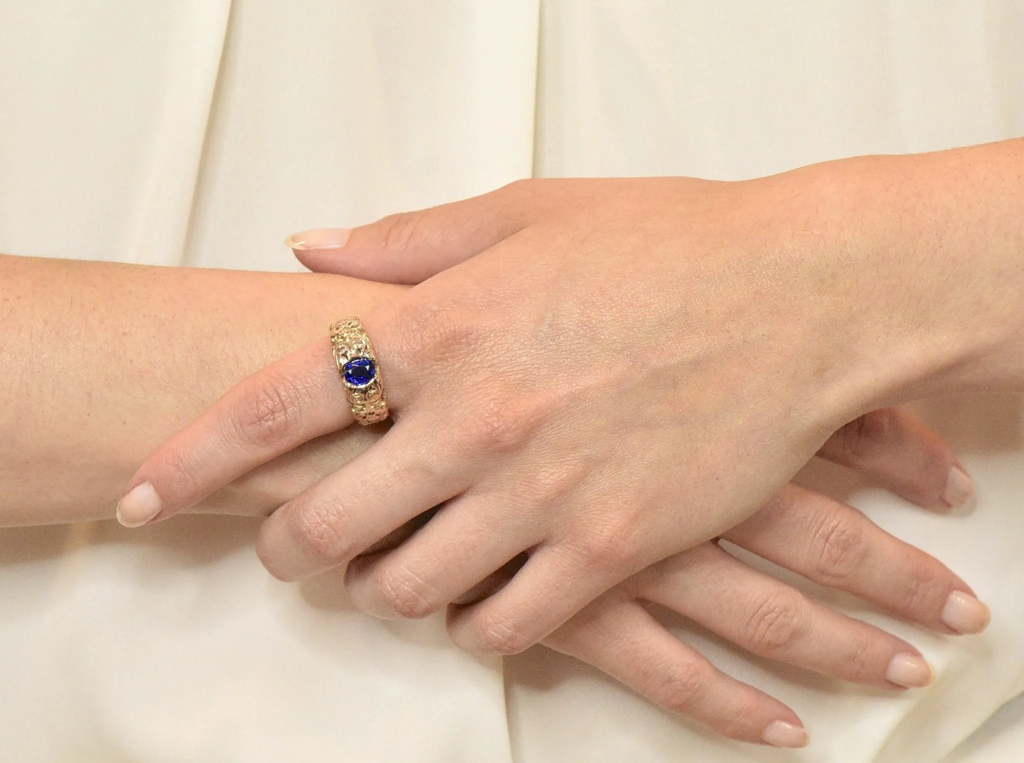Carter Gough & Co. 1.32 CTW No Heat Sapphire 14 Karat Gold Anemoi God of Wind Unisex Ring AGL