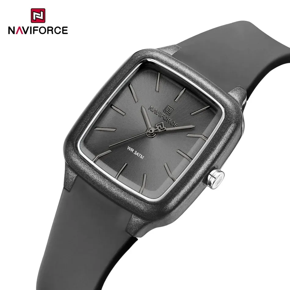 Chic Silicone Women's Quartz Watch