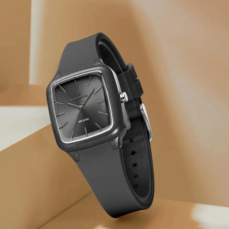 Chic Silicone Women's Quartz Watch