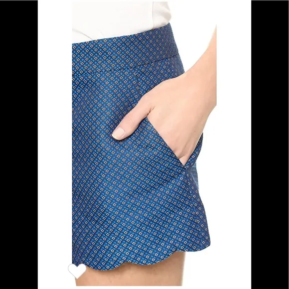 Club Monaco Amber Shorts Scalloped Hem