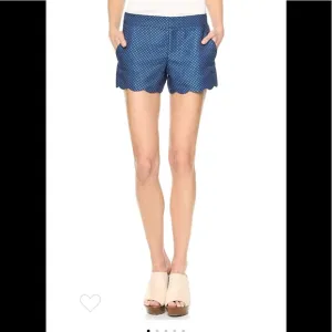 Club Monaco Amber Shorts Scalloped Hem