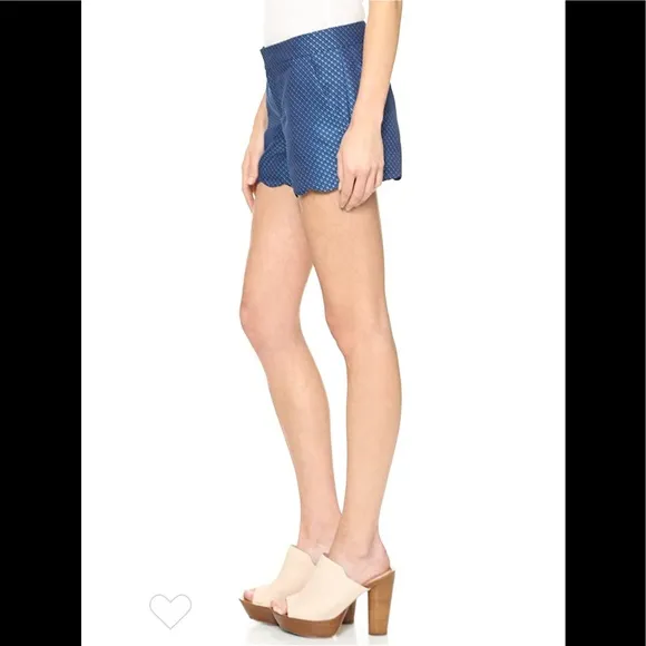 Club Monaco Amber Shorts Scalloped Hem
