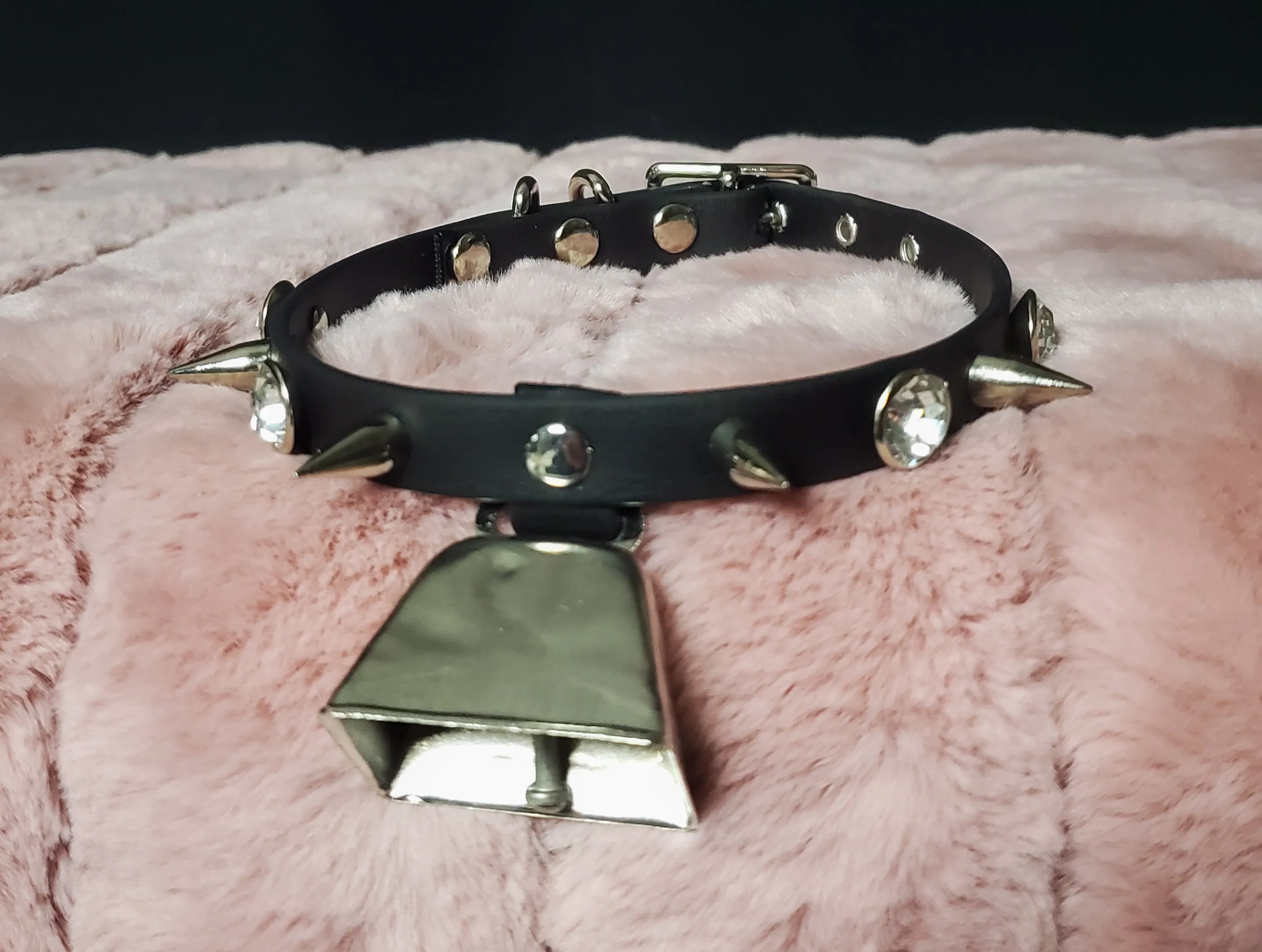Cow bell faux or leather collar