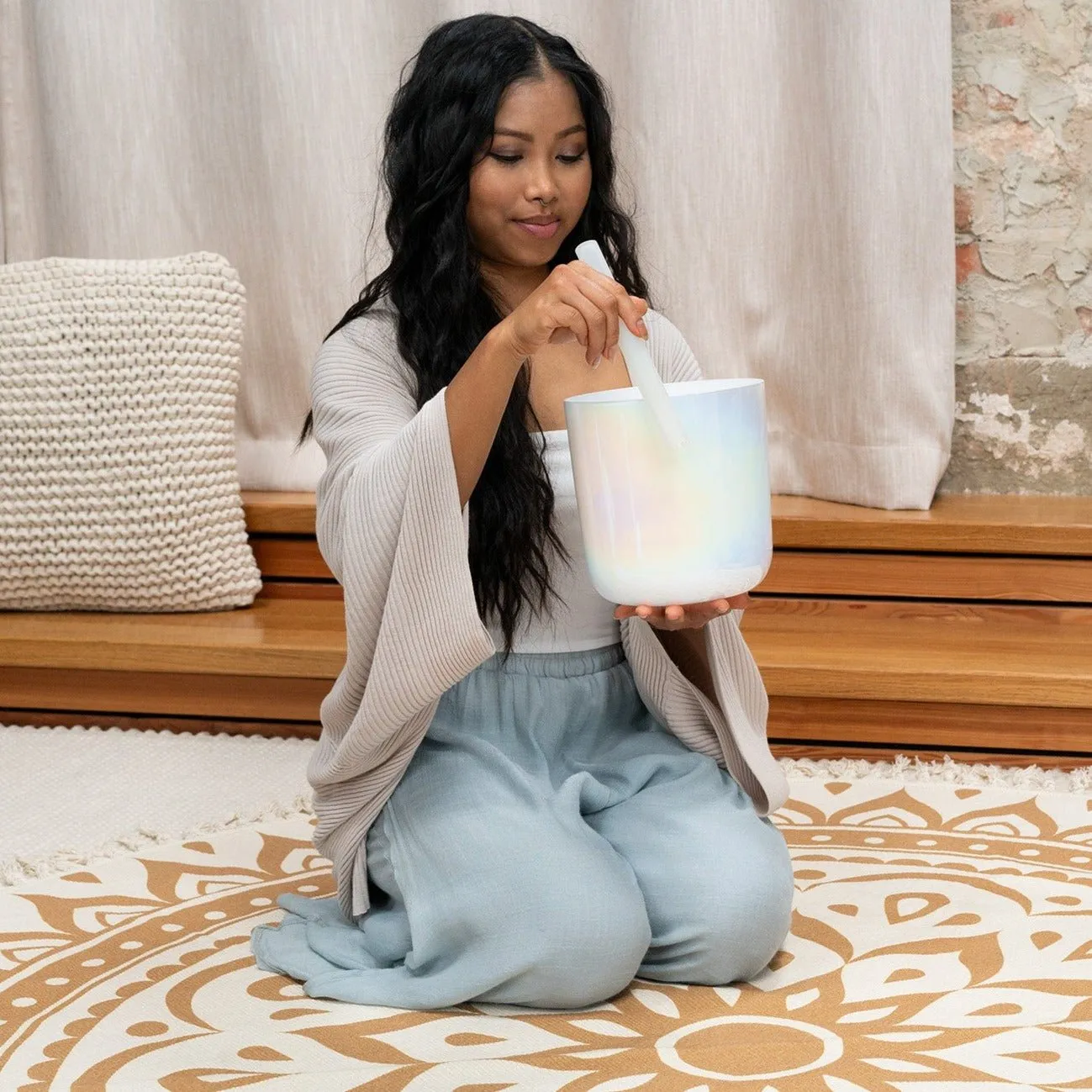 Creamy Essence Crystal Singing Bowl / B3 Crown Chakra