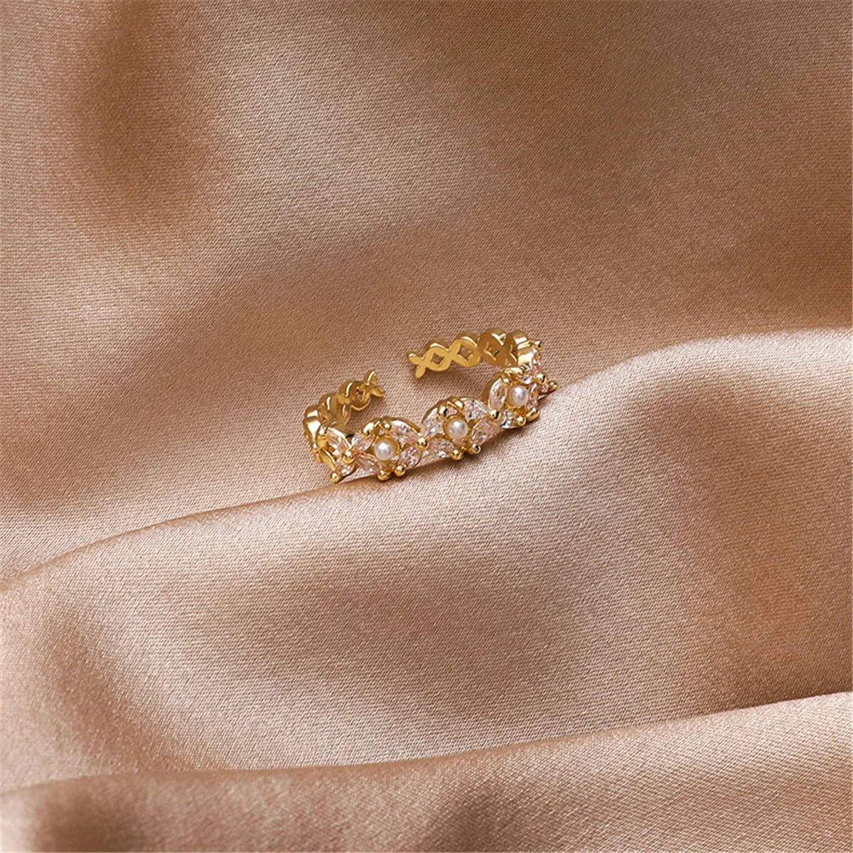 Cubic Zirconia & Pearl 18k Gold-Plated Flower Band