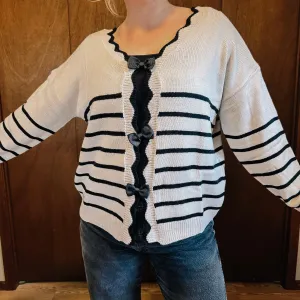 Cutesy Scallop Edge Bow Detail Sweater