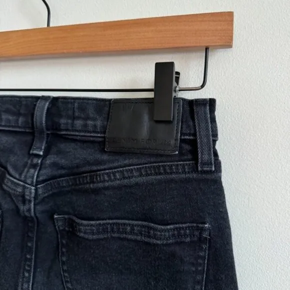 DENIM FORUM • Yoko High Rise Slim in Stay Black • 26