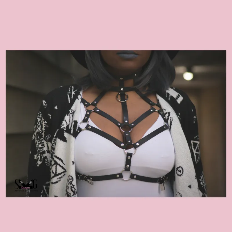 Dita leather harness