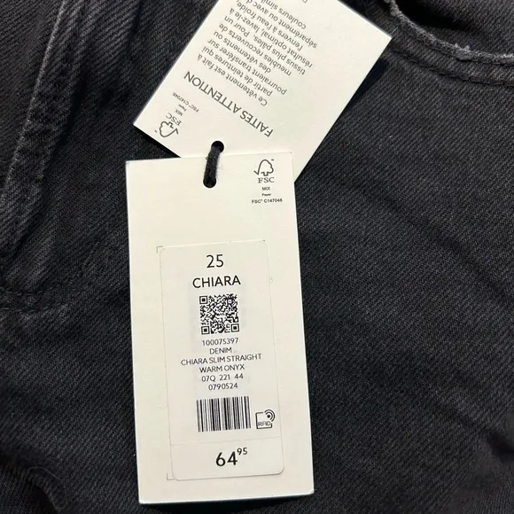 DYNAMITE Denim NWT Chiara Slim Straight Jeans in  Sz 25