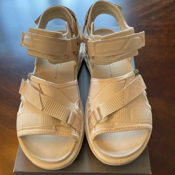 Ecco Sport Exowrap 3S Velcro Sandal Size 38 Item
