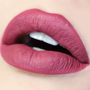 FEMME FATALE