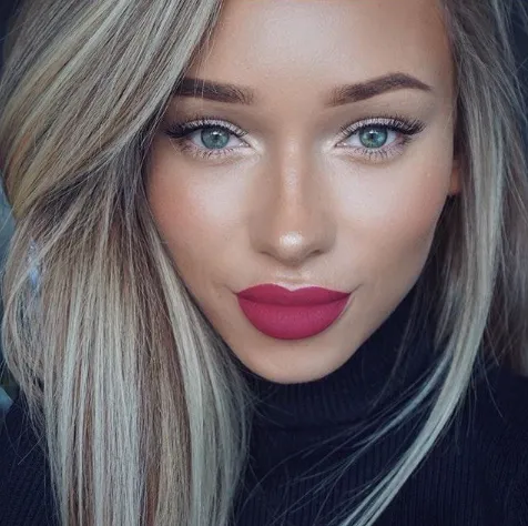 FEMME FATALE