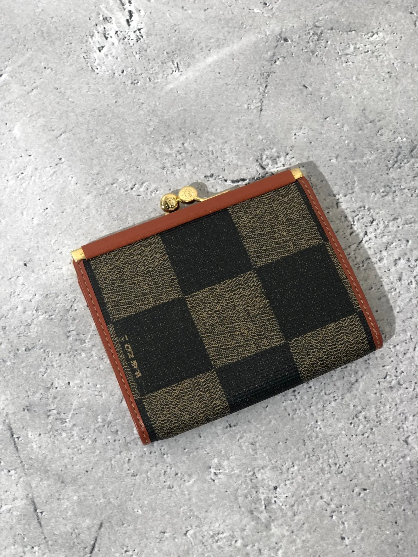 FENDI Logo PVC Leather Metal Clasp Coin Purse Brown Vintage jrsgyi