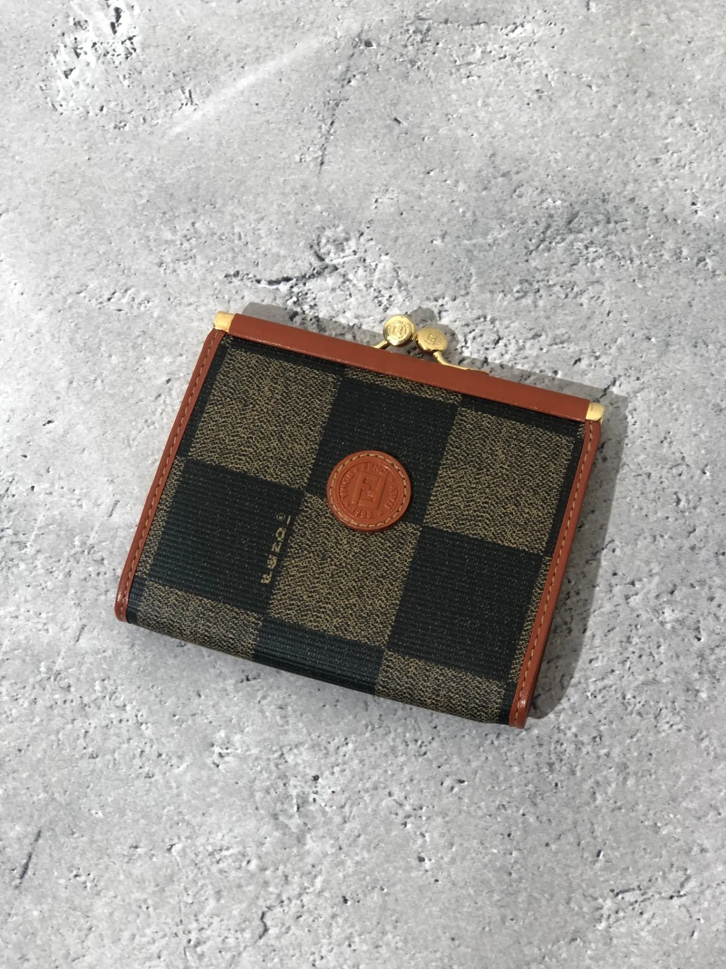 FENDI Logo PVC Leather Metal Clasp Coin Purse Brown Vintage jrsgyi