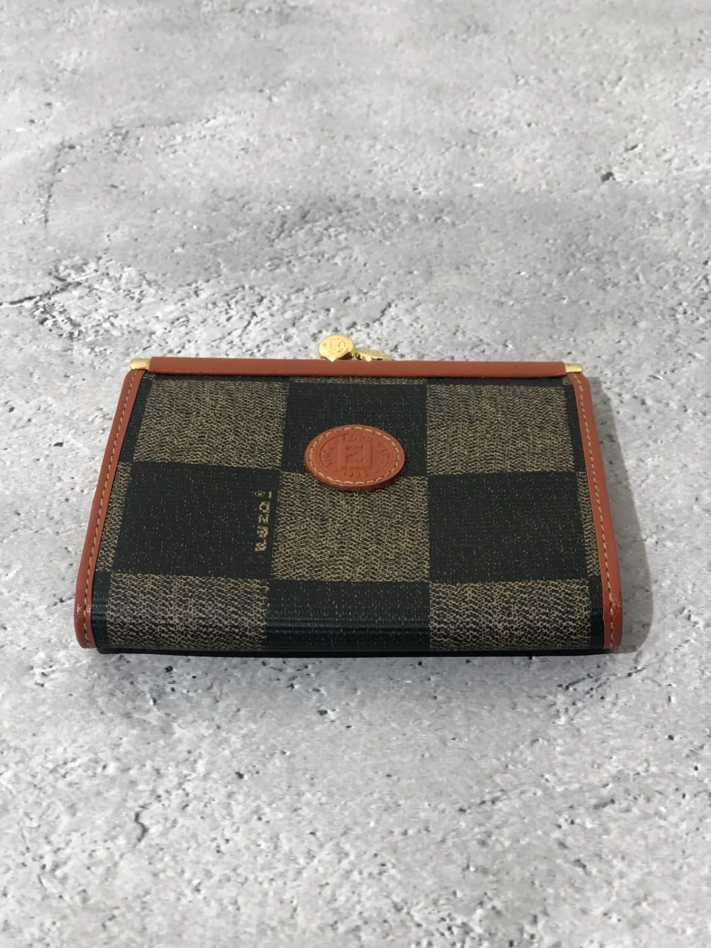 FENDI Logo PVC Leather Metal Clasp Coin Purse Brown Vintage jrsgyi