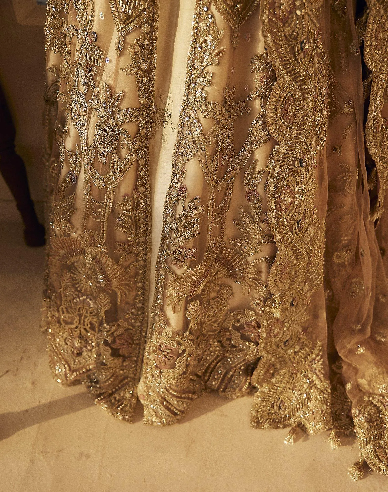 FLORENCE | Suffuse Aab-e-Zar Luxury Wedding Collection 2020 | Unsttiched Embroidered Embelished Bridal Suits