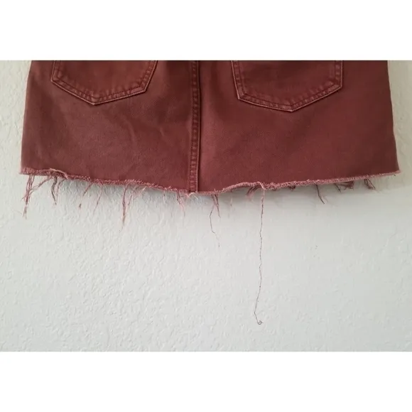 FREE People – We the Free Rust denim front zip it up mini skirt w/ raw edge hem