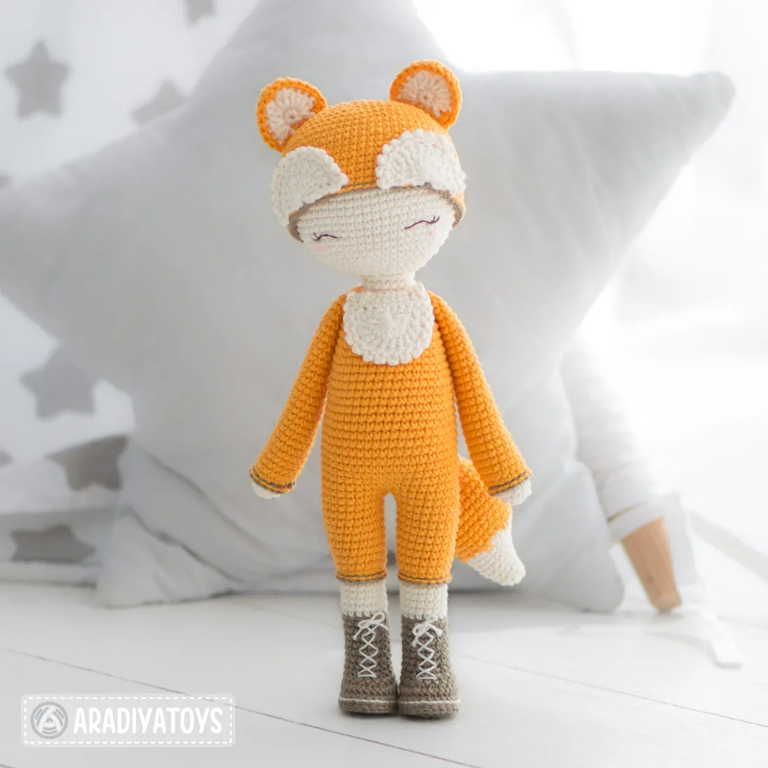Friendy Laura the Fox from "AradiyaToys Friendies" collection / doll crochet pattern by AradiyaToys (Amigurumi tutorial PDF file)