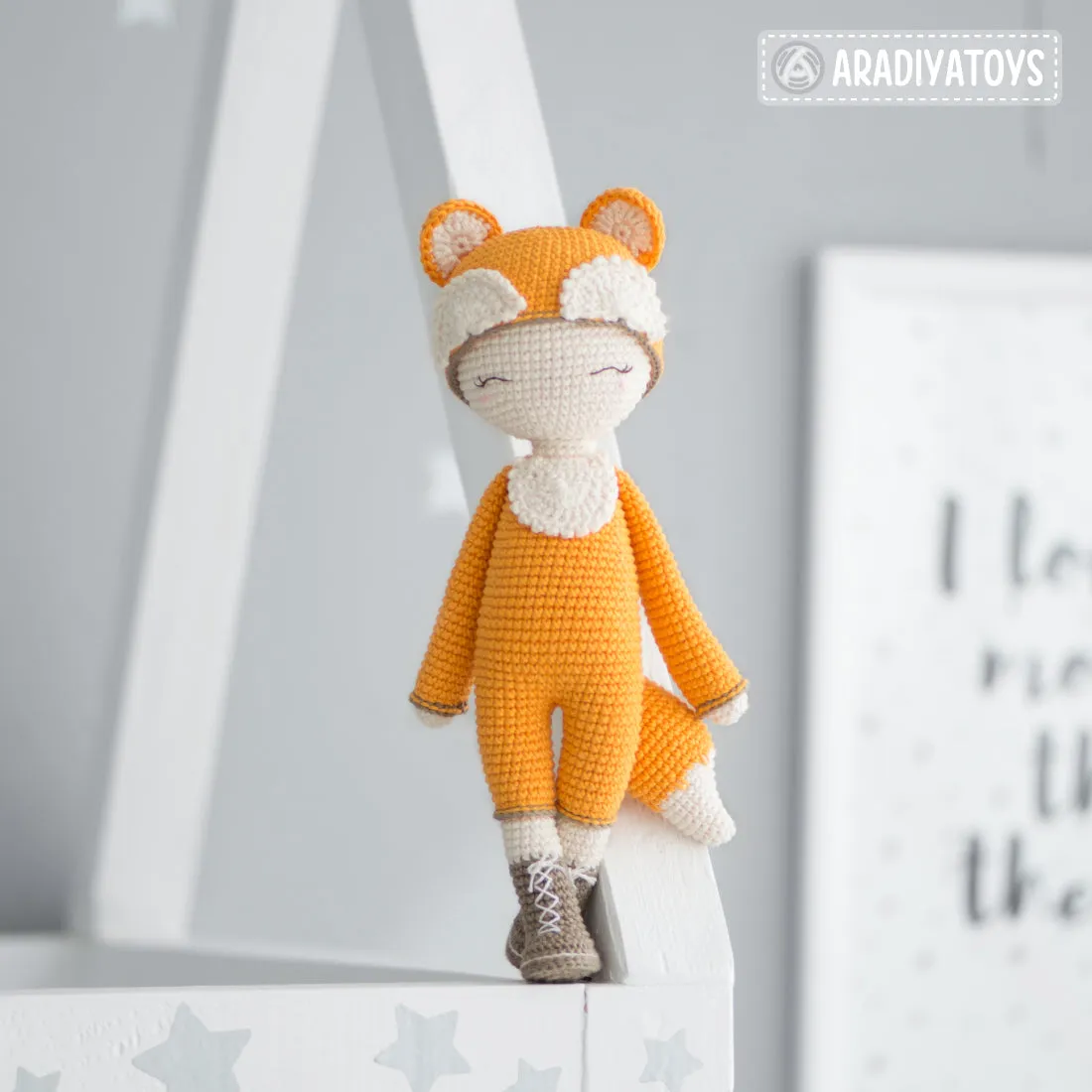 Friendy Laura the Fox from "AradiyaToys Friendies" collection / doll crochet pattern by AradiyaToys (Amigurumi tutorial PDF file)