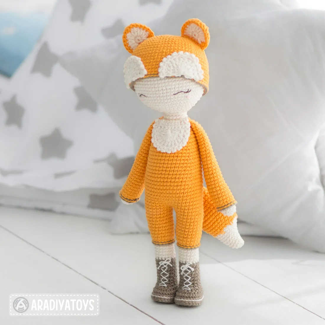 Friendy Laura the Fox from "AradiyaToys Friendies" collection / doll crochet pattern by AradiyaToys (Amigurumi tutorial PDF file)