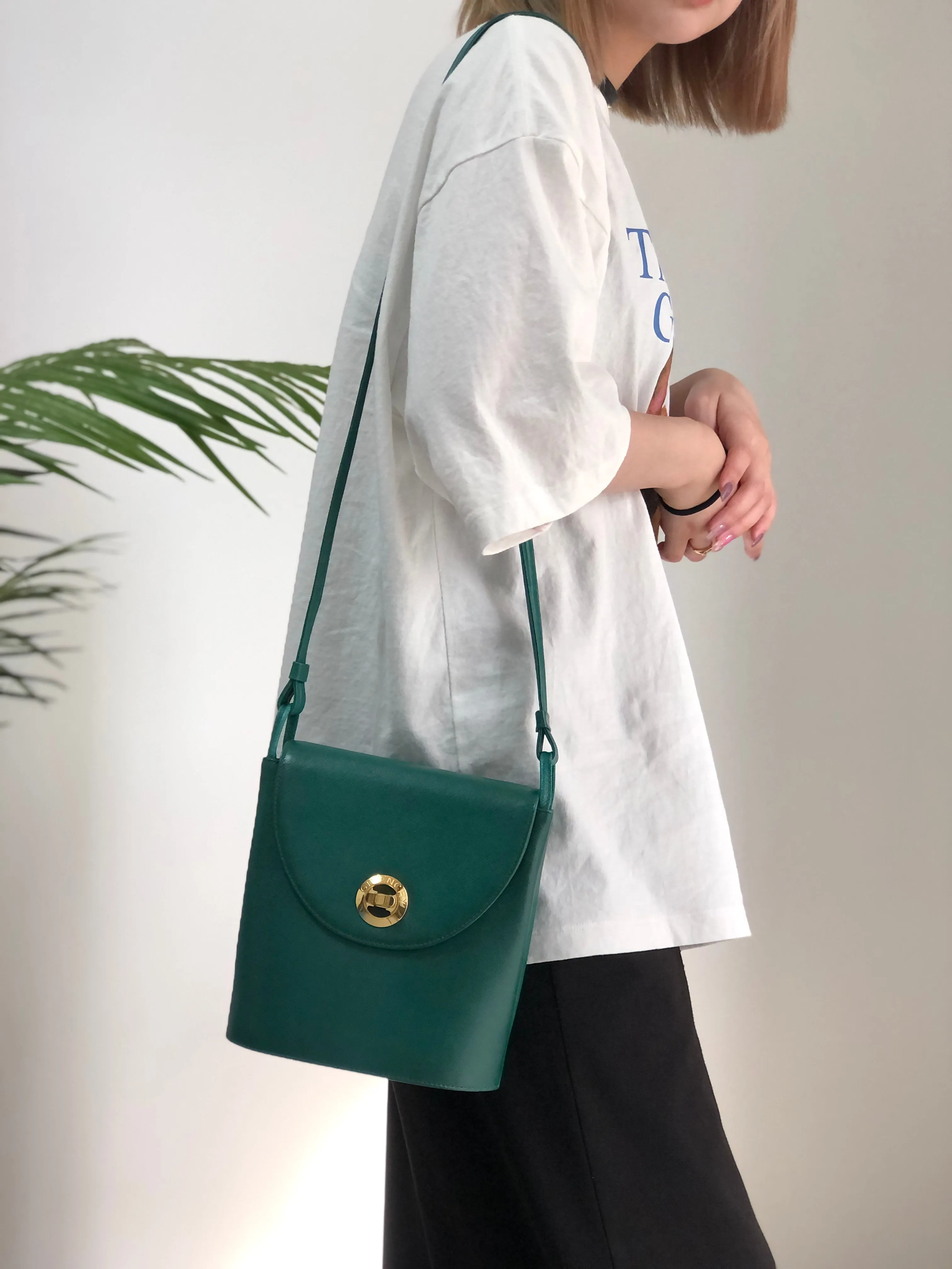 GIVENCHY Turn lock logo Leather Green rvmee6