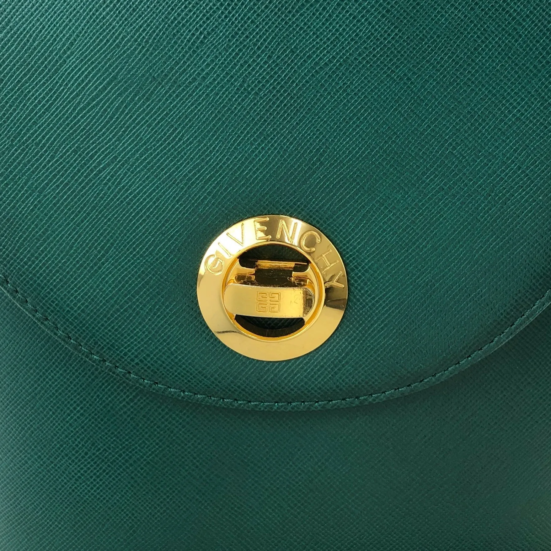 GIVENCHY Turn lock logo Leather Green rvmee6