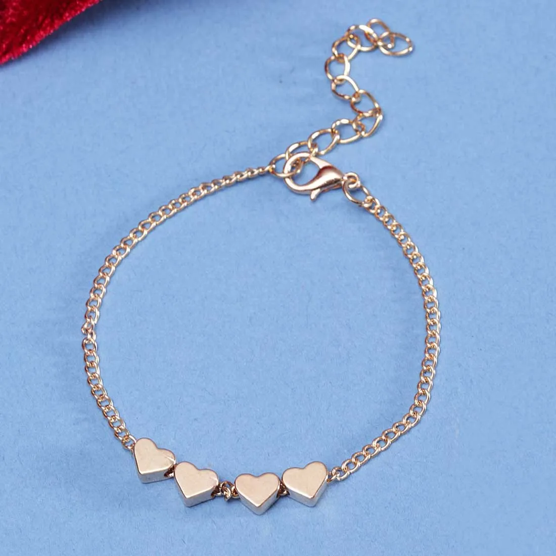 Gold hearts bracelet