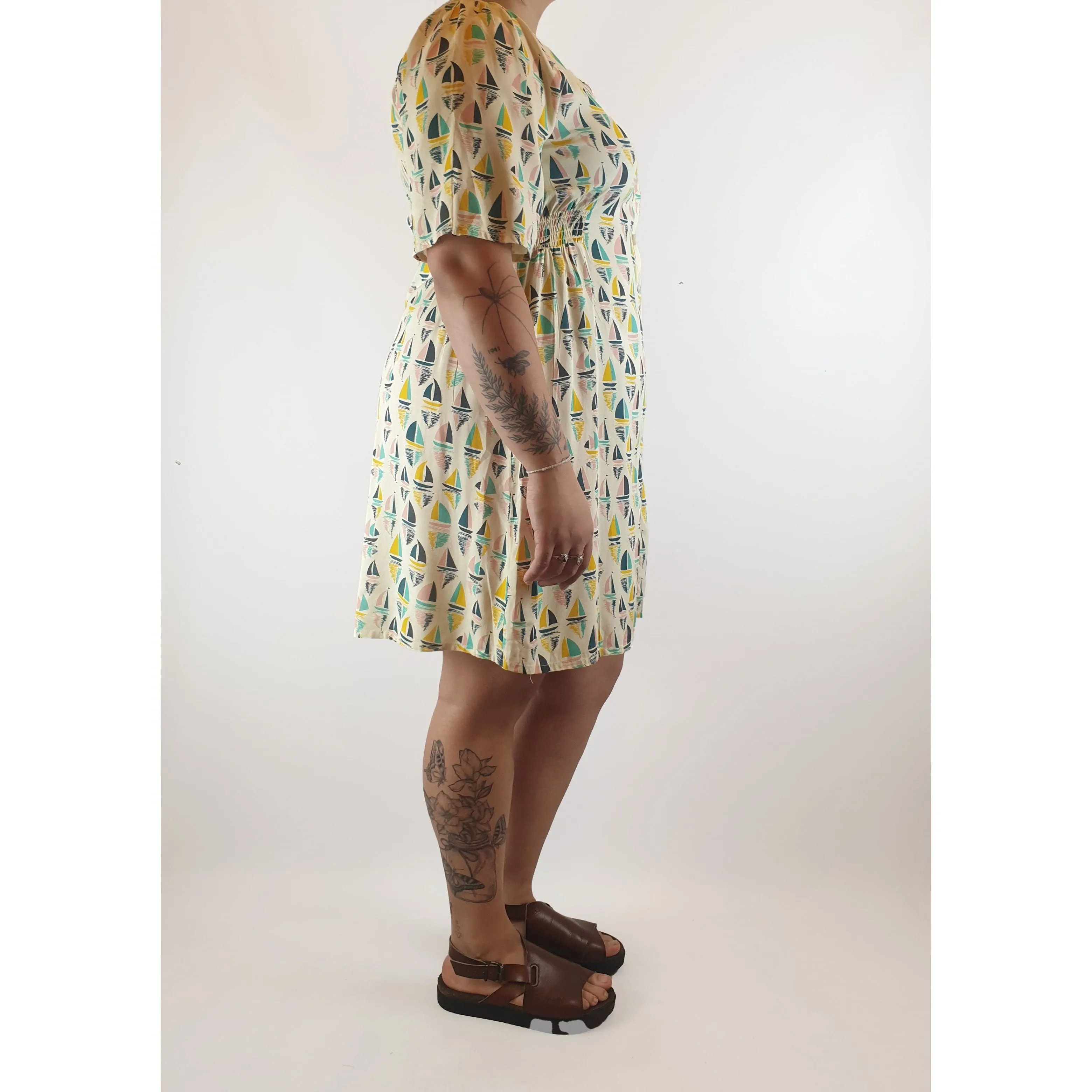 Goxoh pre-owned pretty sailboat print dress size L (best fits size 14)